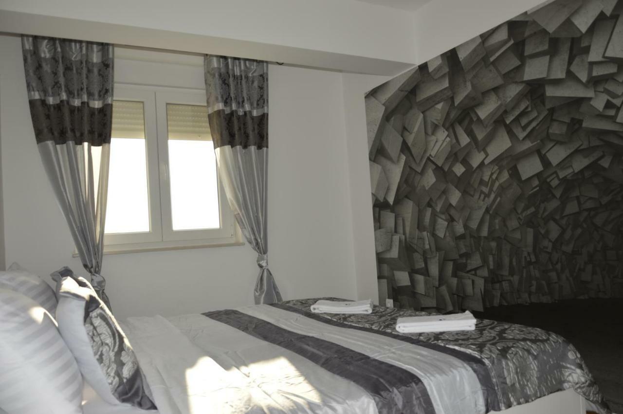 Apartament M & E Vodice Ngoại thất bức ảnh